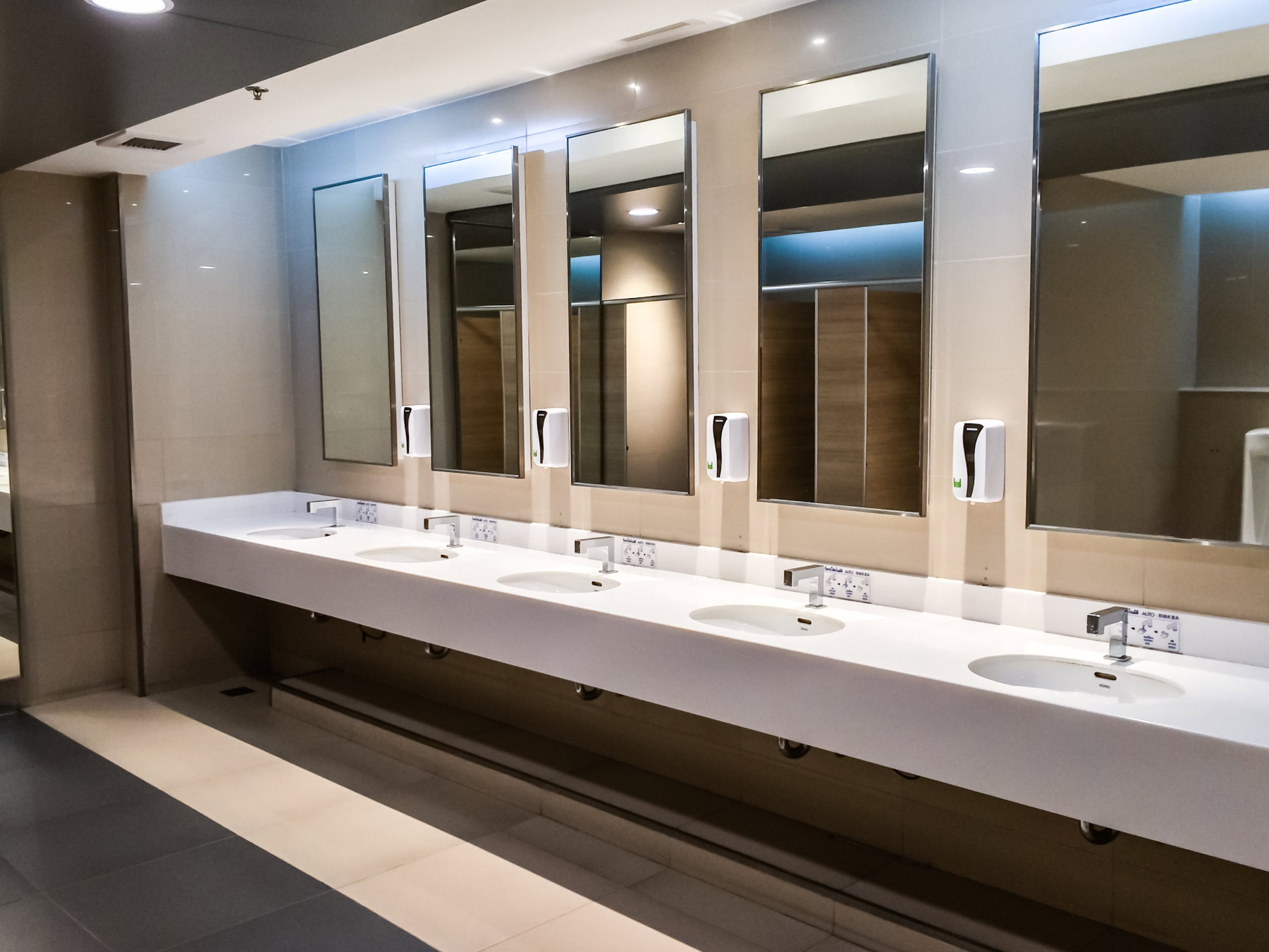 Commercial public washroom